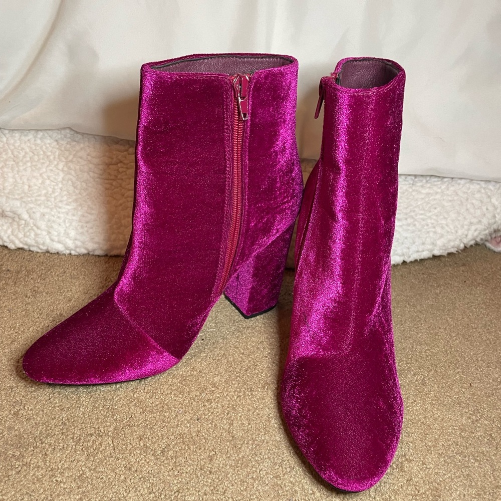 ShoeDazzle Isabela magenta velvet bootie